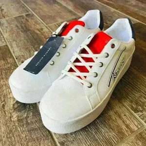 Tommy Hilfiger NWT 9.5